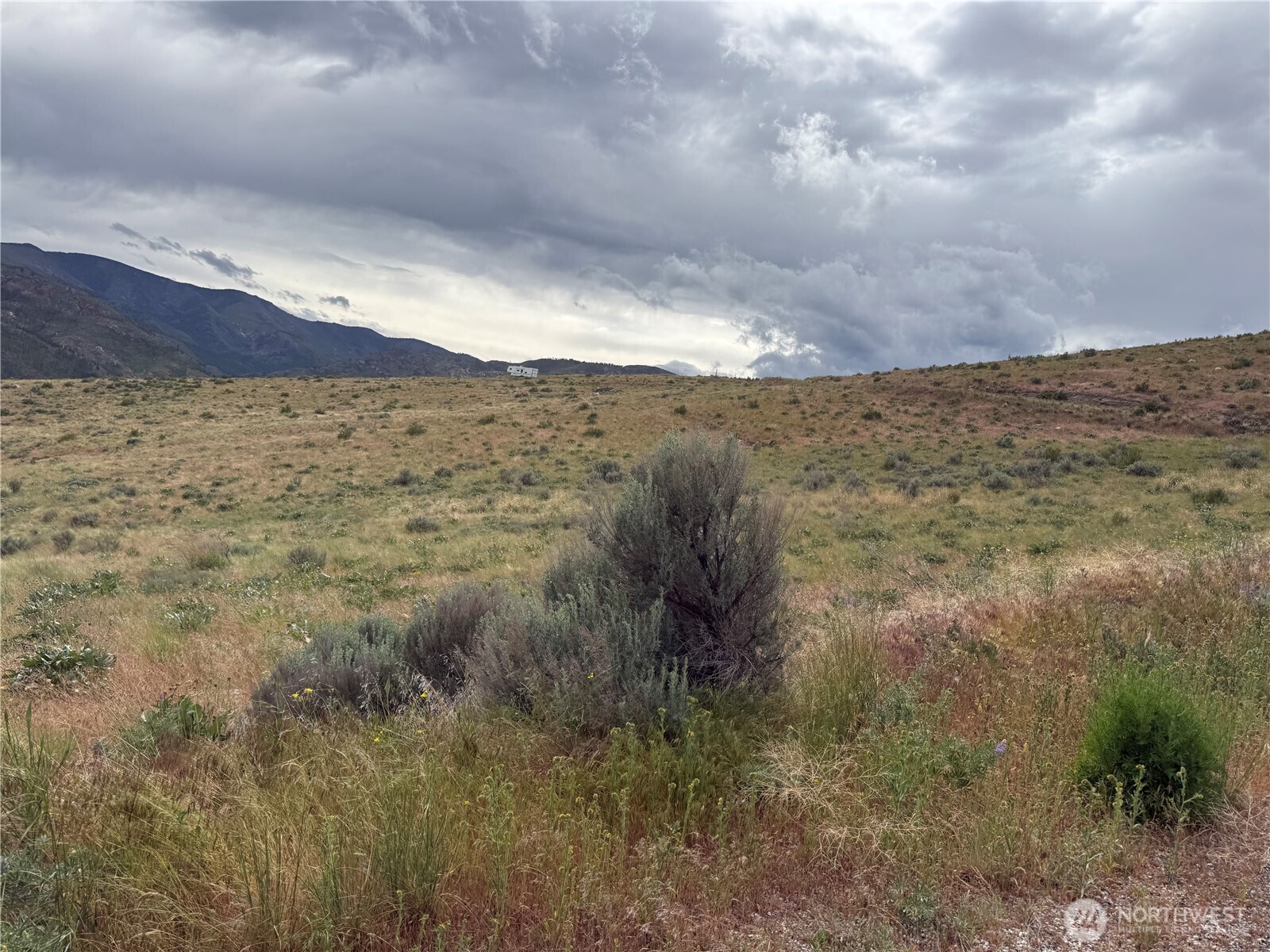 300 Buckhorn Mountain Road Pateros, WA 98846 - Photo 7 of 12