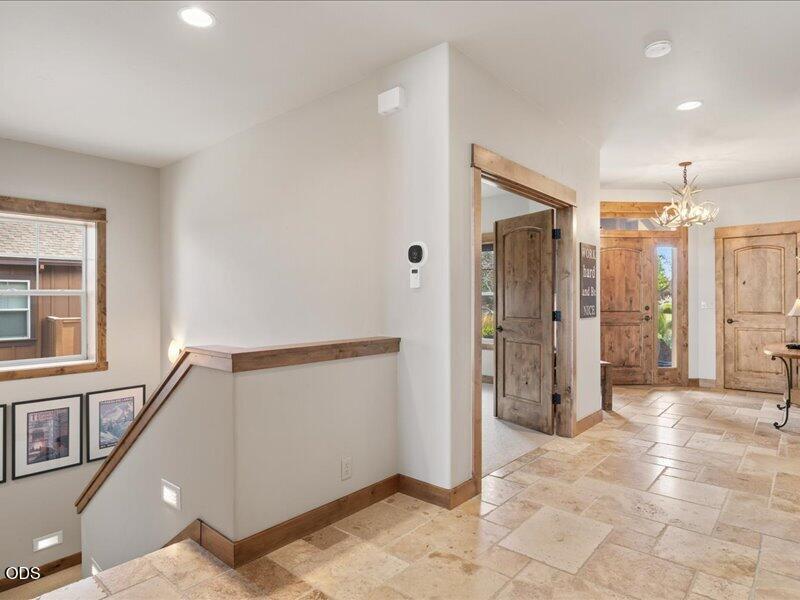 360 Vista Rim Drive Redmond, OR 97756 - Photo 33 of 147