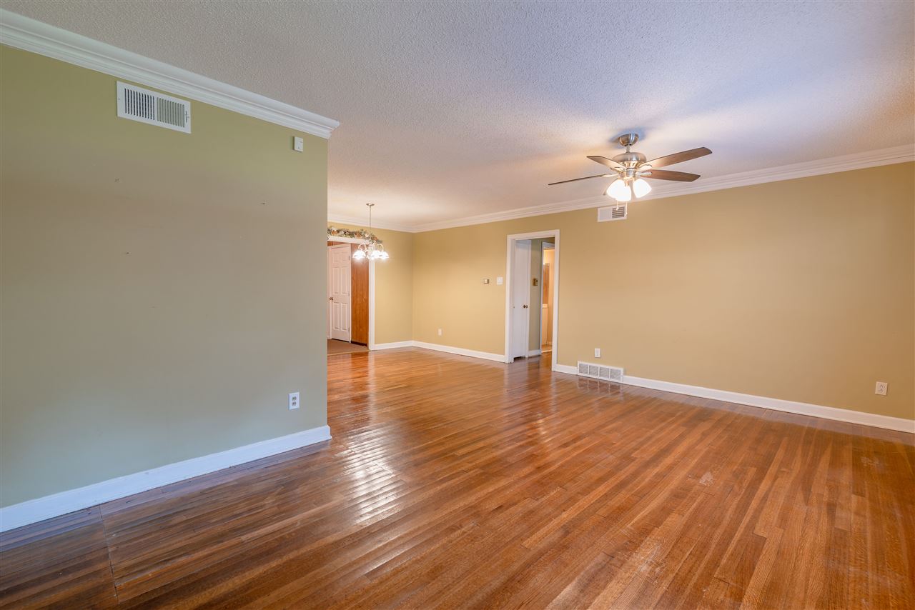 990 Brownlee Road Memphis, TN 38116 - Photo 2 of 25