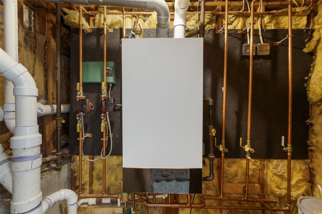 193 Mohawk Trail Cranston, RI 02921 - Photo 36 of 46