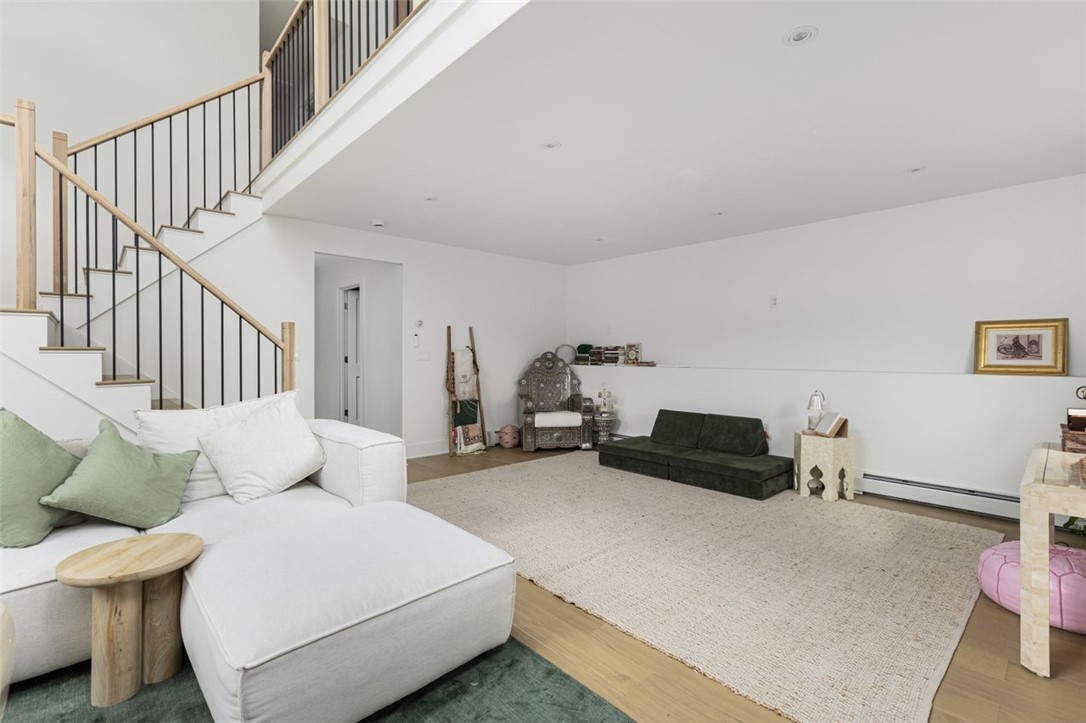 193 Mohawk Trail Cranston, RI 02921 - Photo 7 of 46