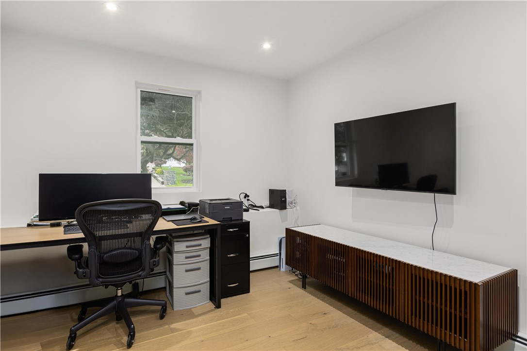 193 Mohawk Trail Cranston, RI 02921 - Photo 10 of 46