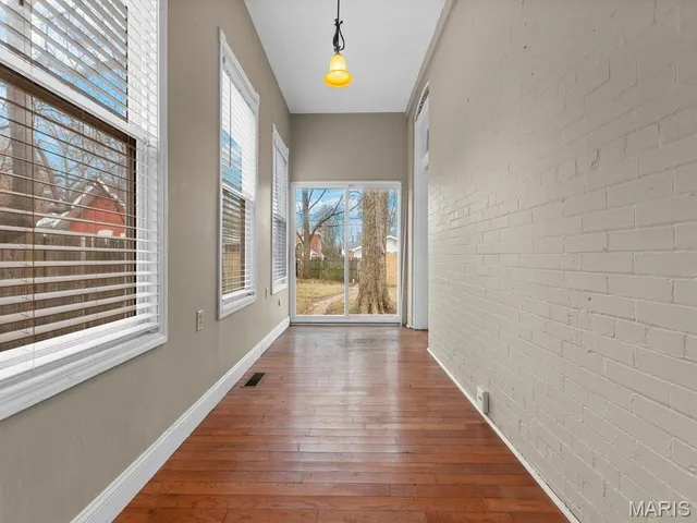 $215,000 | 520 East C Street, Belleville, IL 62220