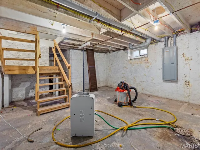 $215,000 | 520 East C Street, Belleville, IL 62220