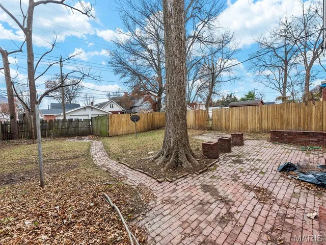 $215,000 | 520 East C Street, Belleville, IL 62220