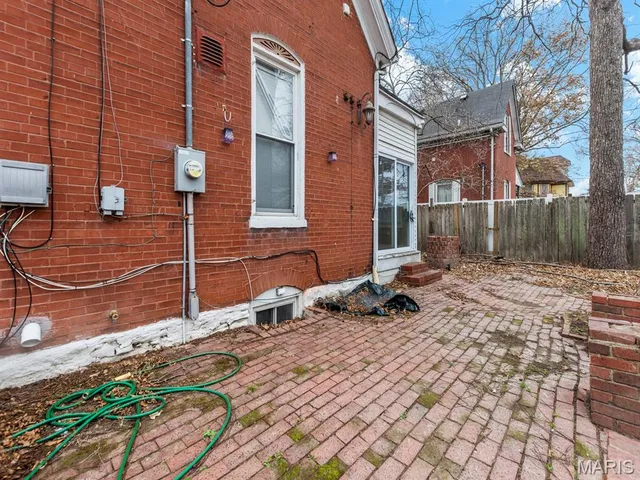 $215,000 | 520 East C Street, Belleville, IL 62220