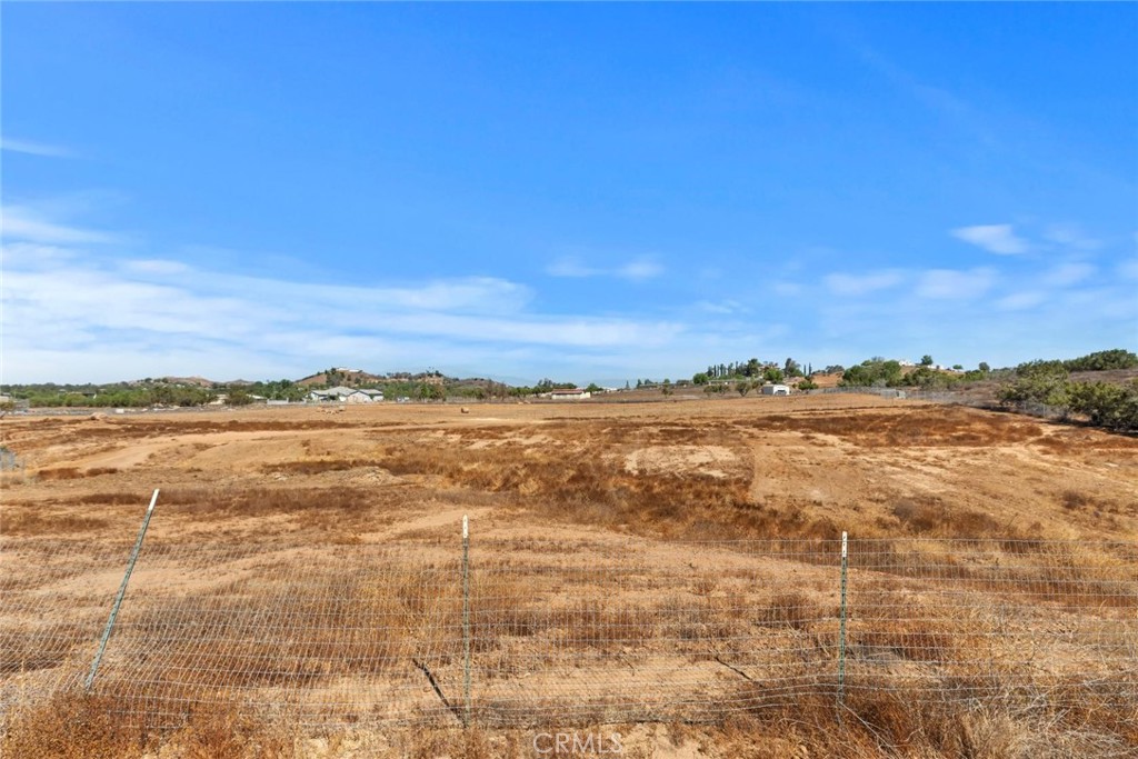 19310 Ann Way Perris, CA 92570 - Photo 60 of 75 a view of an ocean