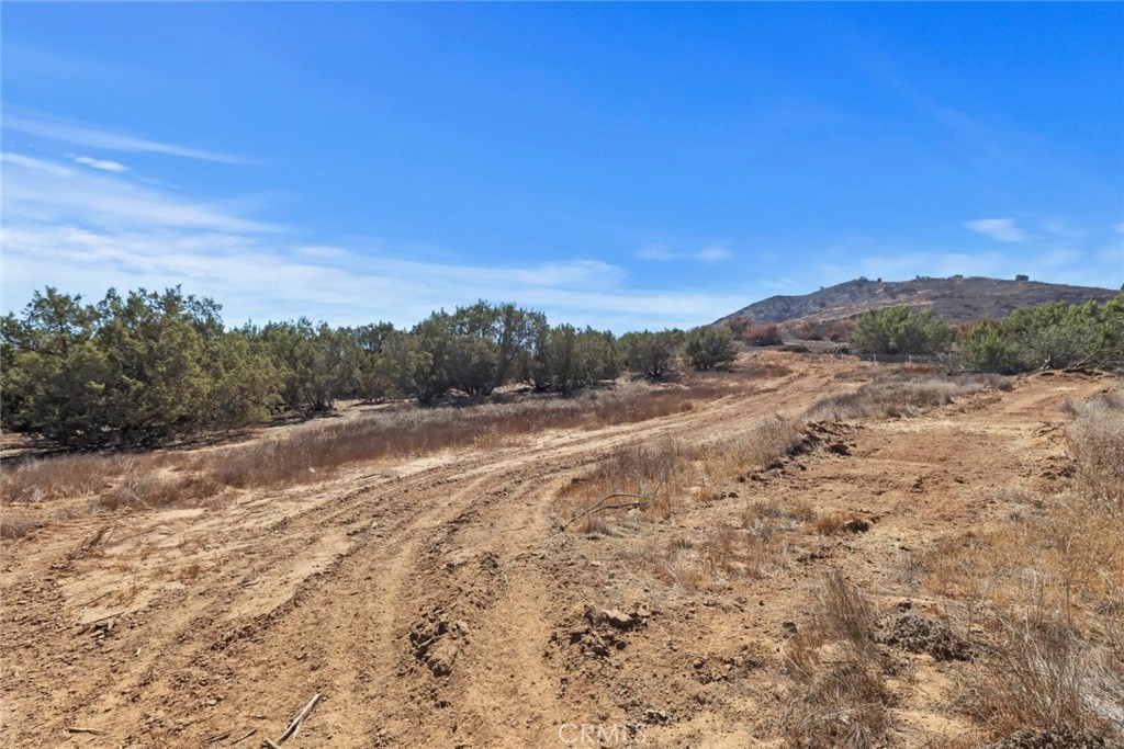 19310 Ann Way Perris, CA 92570 - Photo 67 of 75 a view of an outdoor space with mountain view