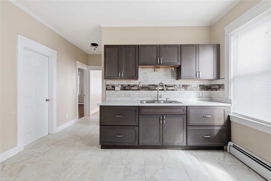 134 Flint Avenue Cranston, RI 02910 - Photo 9 of 20