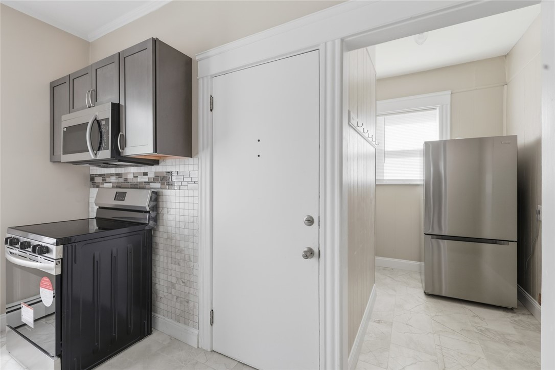 134 Flint Avenue Cranston, RI 02910 - Photo 10 of 20