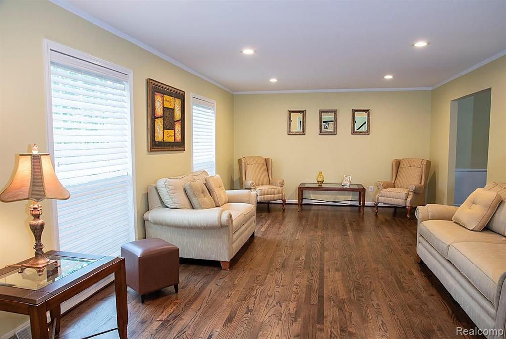 35897 Charter Crest Road Farmington Hills, MI 48335 - Photo 5 of 21
