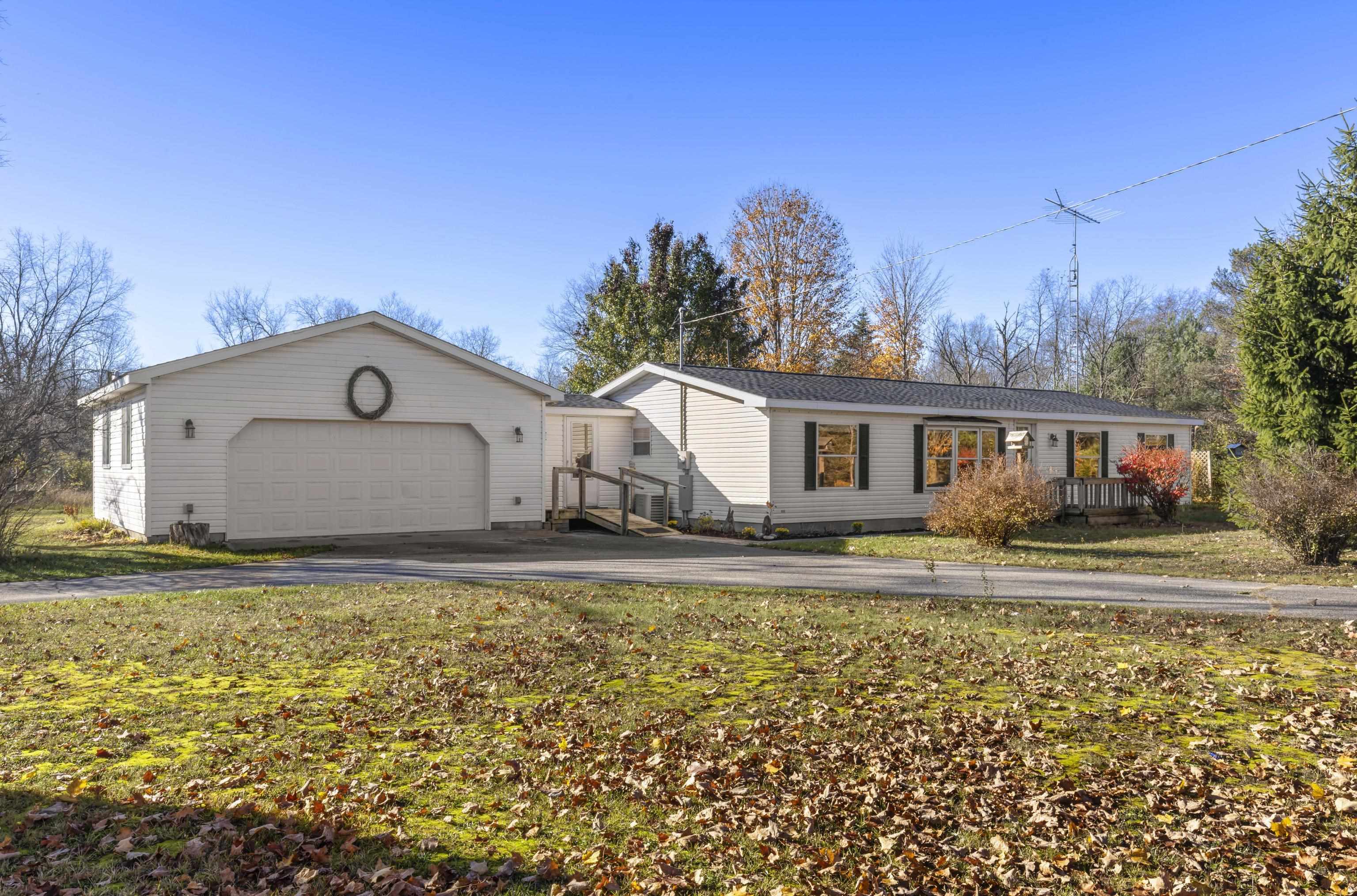 17651 Vondra Road Thompsonville, MI 49683 - Photo 2 of 30