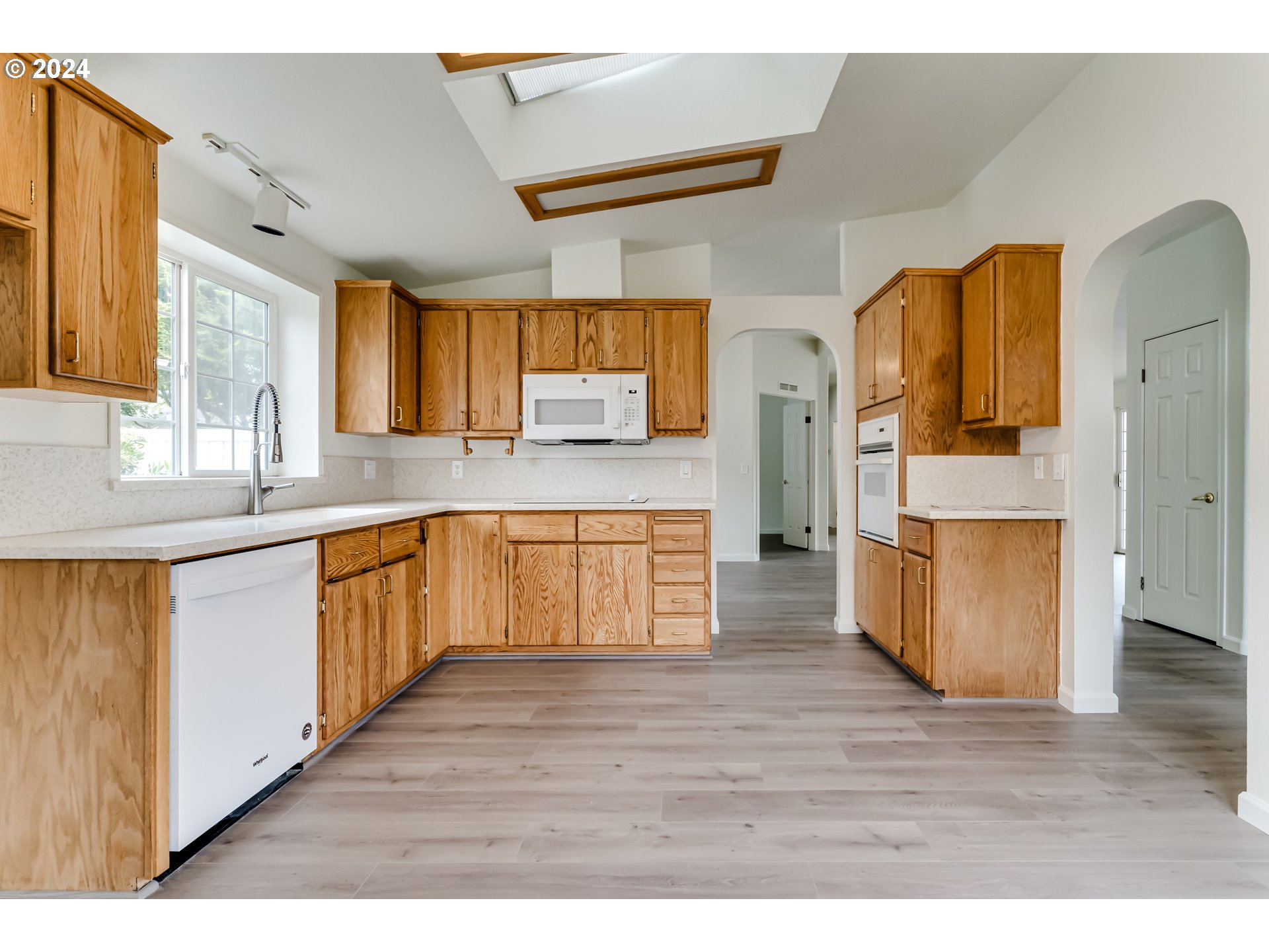 2633 Lansdown Road Eugene, OR 97404 - Photo 5 of 19 Gallery Image 5