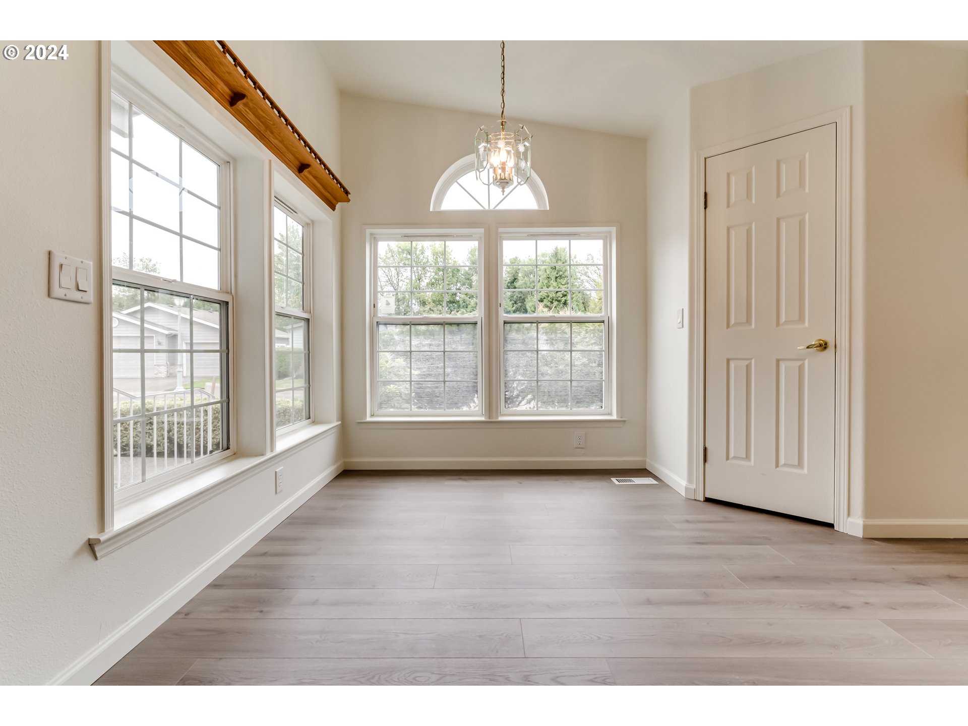 2633 Lansdown Road Eugene, OR 97404 - Photo 7 of 19 Dining Area