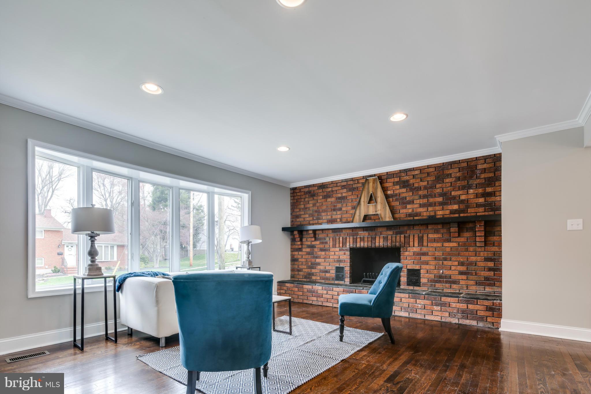 1903 Branston Road Catonsville, MD 21228 - Photo 4 of 30 Living Room