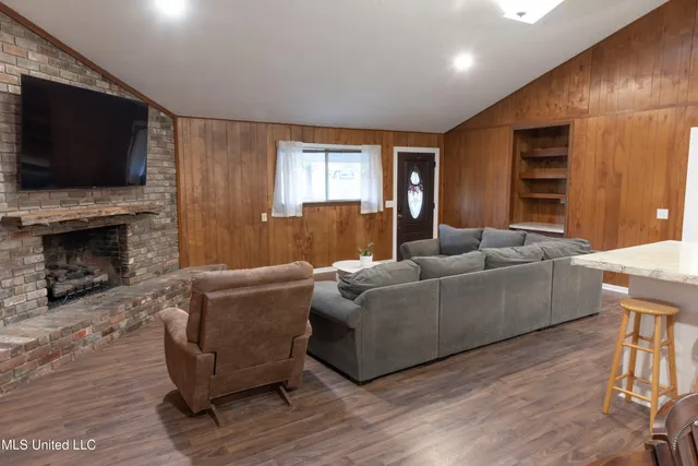 $297,500 | 105 Country Club Road, Florence, MS 39073