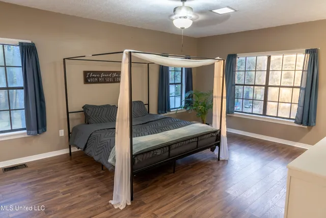 $297,500 | 105 Country Club Road, Florence, MS 39073