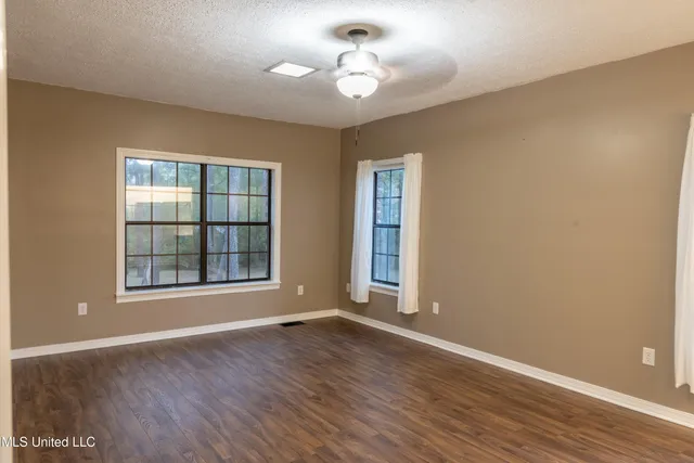 $297,500 | 105 Country Club Road, Florence, MS 39073