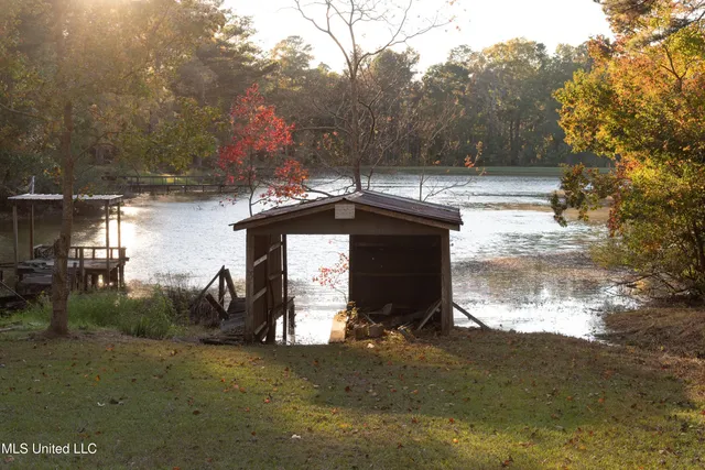 $297,500 | 105 Country Club Road, Florence, MS 39073