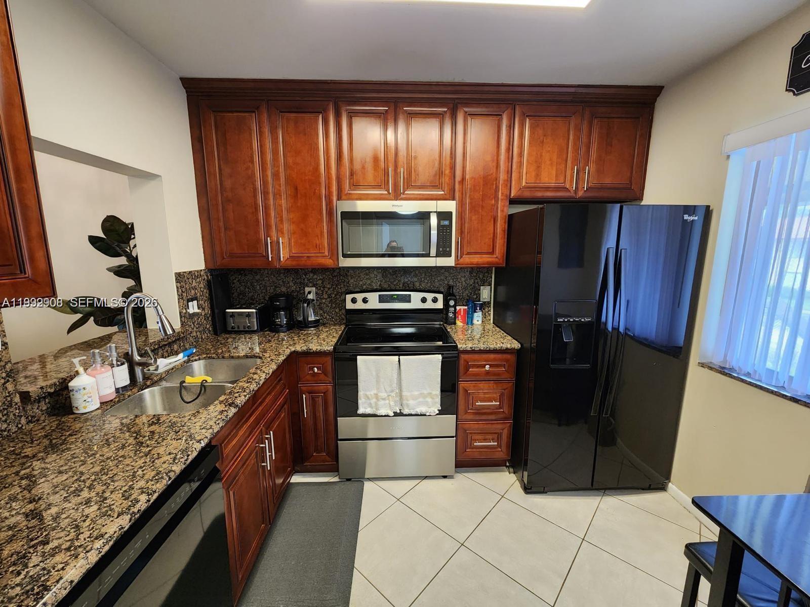 21951 Soundview Terrace, Unit 203 Boca Raton, FL 33433 - Photo 4 of 9