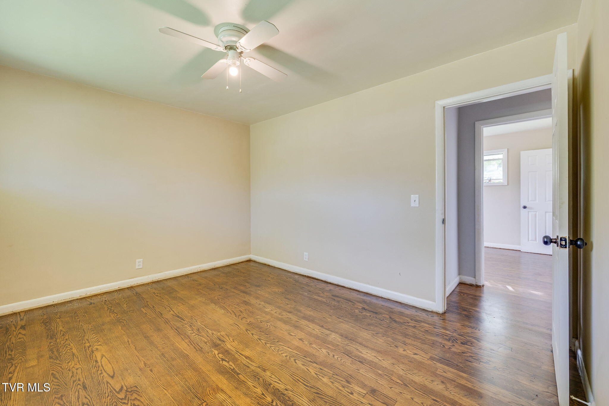 412 Colonial Heights Road Kingsport, TN 37663 - Photo 20 of 29 025