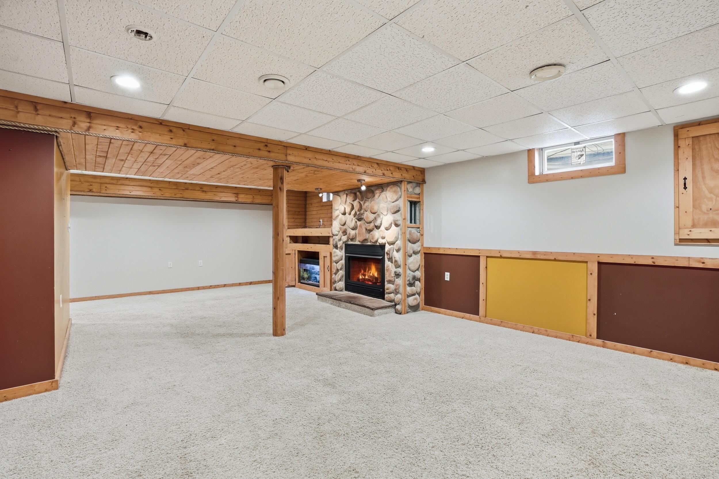 12358 Tippecanoe Place Crown Point, IN 46307 - Photo 22 of 30 a view of a livingroom with a garage