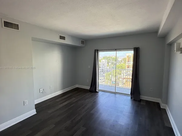 $274,000 | 134 Southwest 7th Avenue, Unit 402, Miami, FL 33130