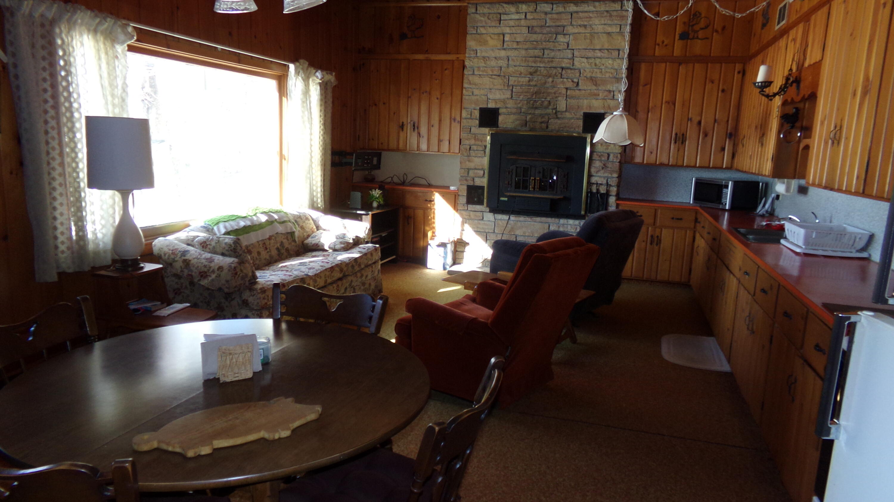 17817 Nicolet Road Townsend, WI 54175 - Photo 4 of 37 Livingroom