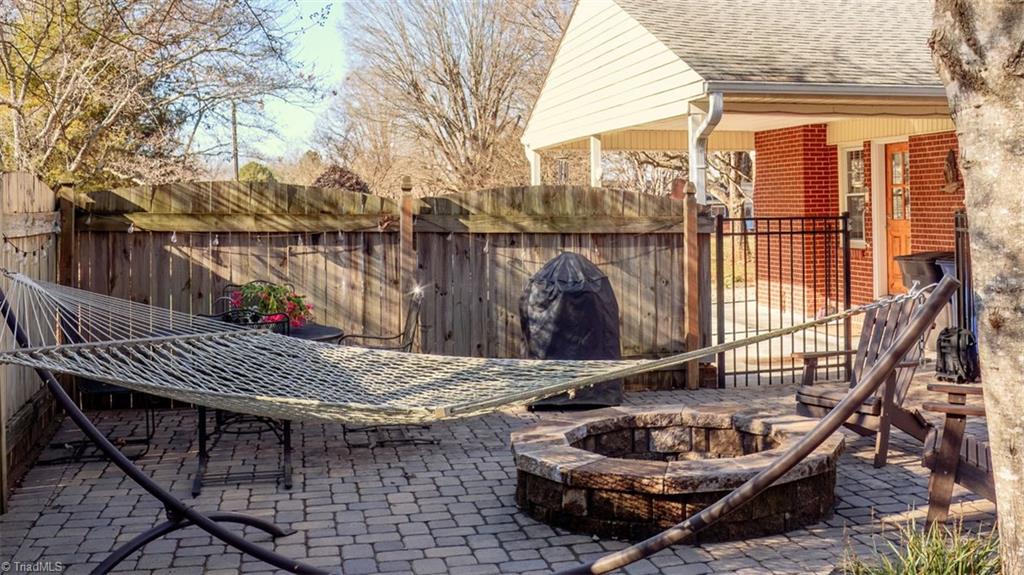 1685 Fairview Boulevard Winston-Salem, NC 27127 - Photo 27 of 29 Firepit Patio