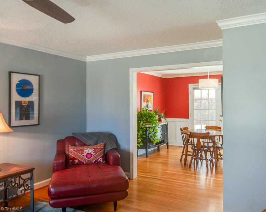 1685 Fairview Boulevard Winston-Salem, NC 27127 - Photo 6 of 29 Living Room