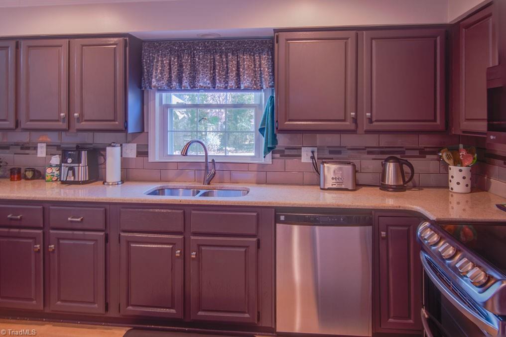 1685 Fairview Boulevard Winston-Salem, NC 27127 - Photo 10 of 29 Kitchen