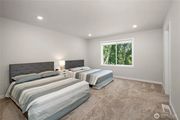 $885,000 | 11124 43rd Avenue Southeast, Everett, WA 98208