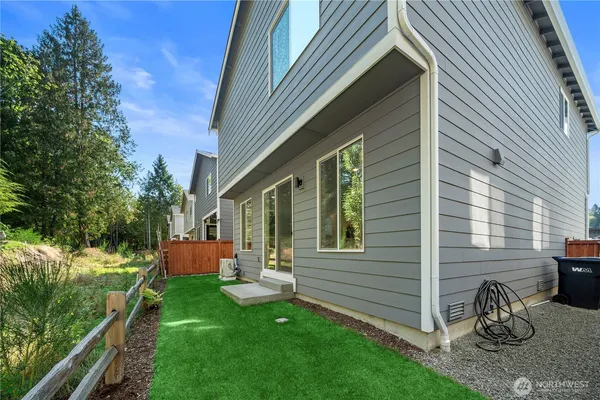 $885,000 | 11124 43rd Avenue Southeast, Everett, WA 98208