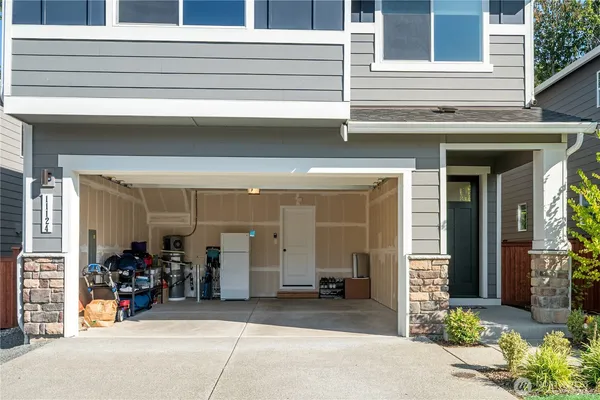 $885,000 | 11124 43rd Avenue Southeast, Everett, WA 98208