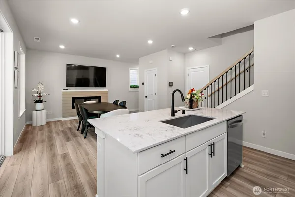 $885,000 | 11124 43rd Avenue Southeast, Everett, WA 98208