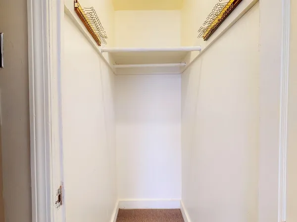 $1,800 | 34 Crescent Waltham Ma, Unit 1, Waltham, MA 02453
