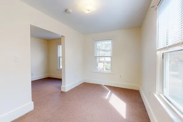 $1,800 | 34 Crescent Waltham Ma, Unit 1, Waltham, MA 02453