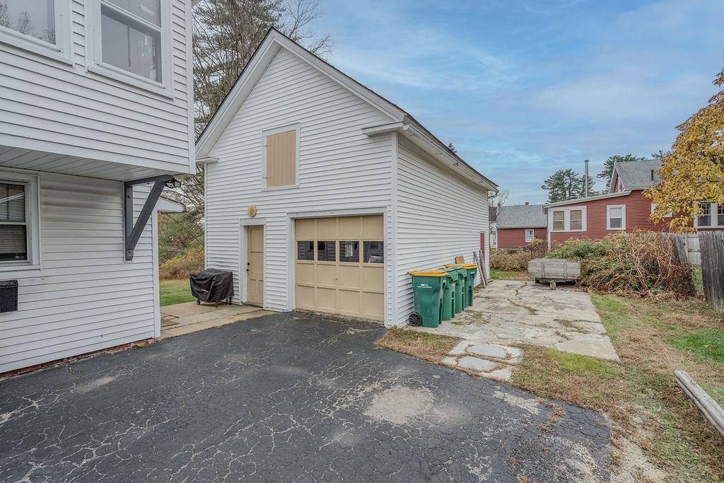 283 Chesley Hill Road Rochester, NH 03839 - Photo 2 of 17