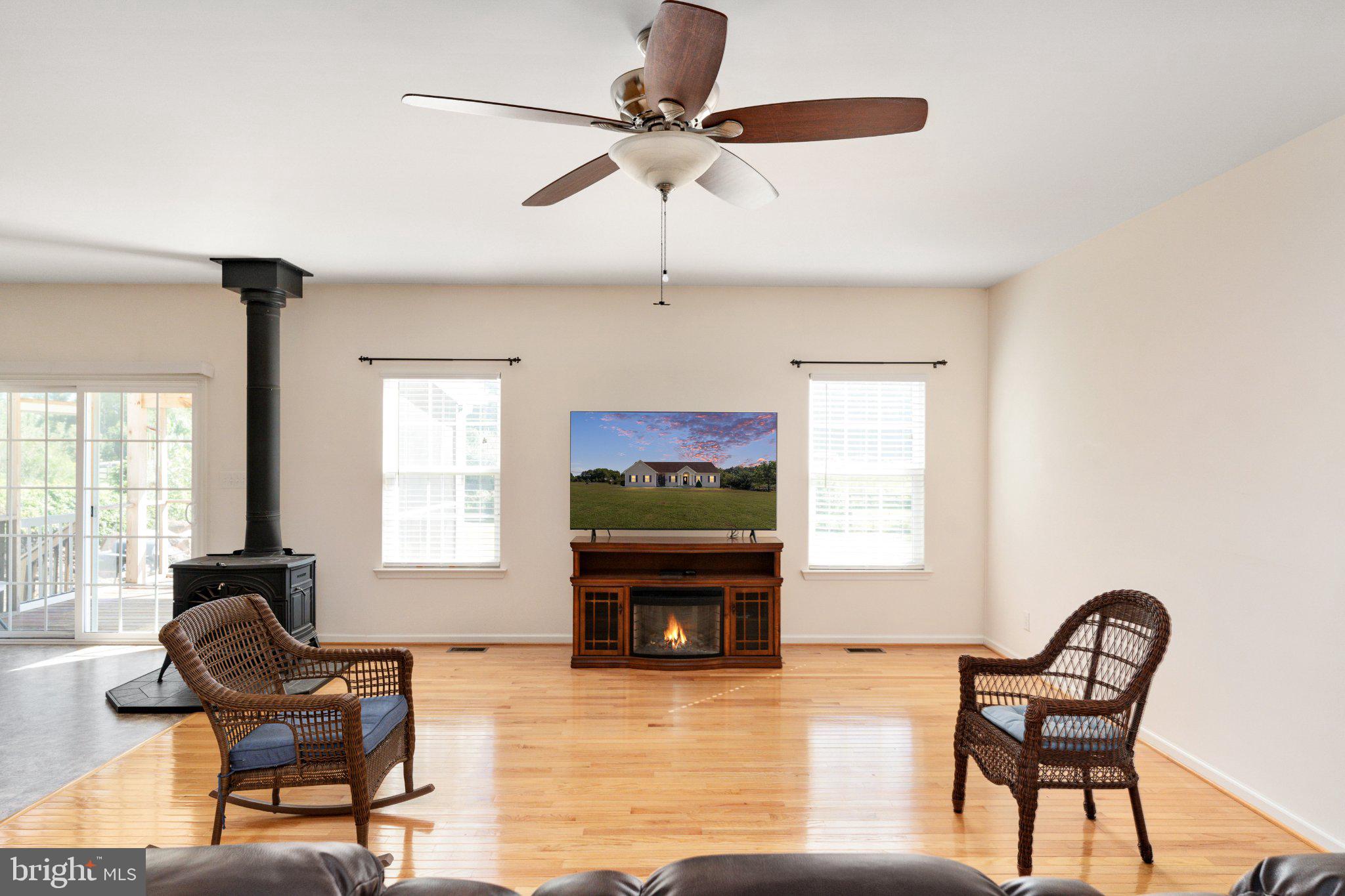 4609 Lewiston Road Bumpass, VA 23024 - Photo 25 of 59 Family Room