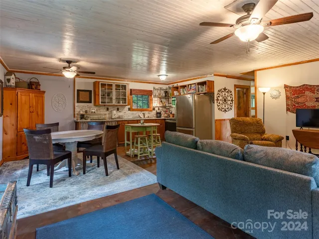 $315,000 | 1563 Green River Cove Road, Saluda, NC 28773