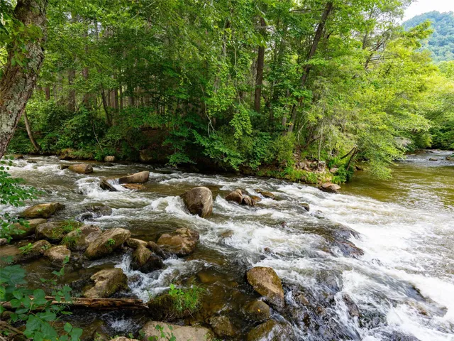 $315,000 | 1563 Green River Cove Road, Saluda, NC 28773