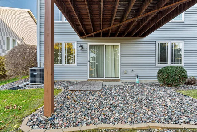 $279,900 | 2712 Village Drive, Faribault, MN 55021