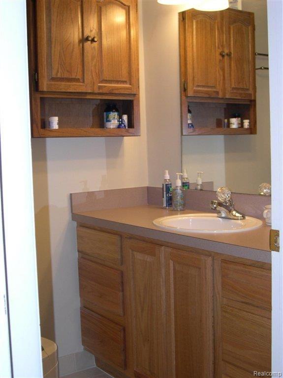 8190 24 Mile Road, Unit 29 Utica, MI 48316 - Photo 4 of 10 Bathroom