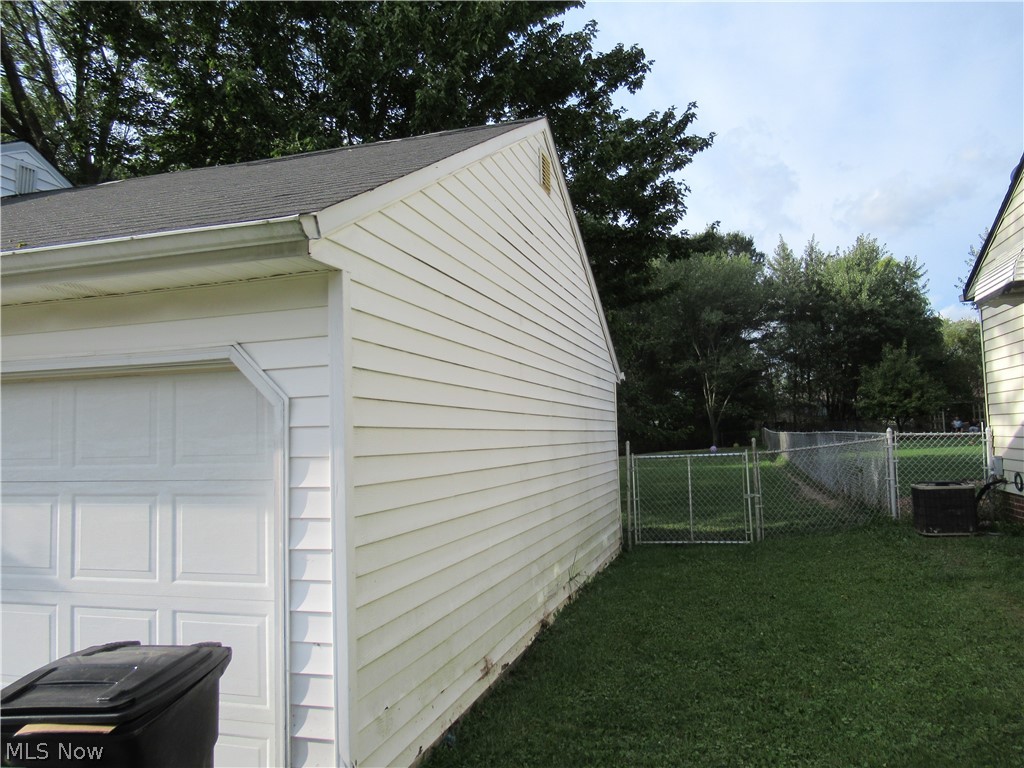 13632 Ruth Drive Strongsville, OH 44136 - Photo 2 of 16 Gallery Image 2