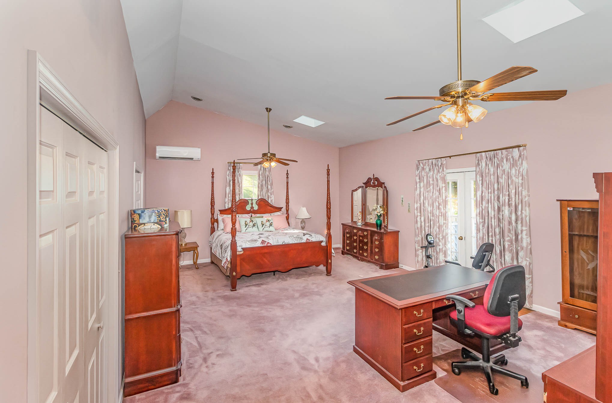 2437 Ravine Drive Nashville, TN 37217 - Photo 12 of 33 a living room with furniture a table and a chandelier