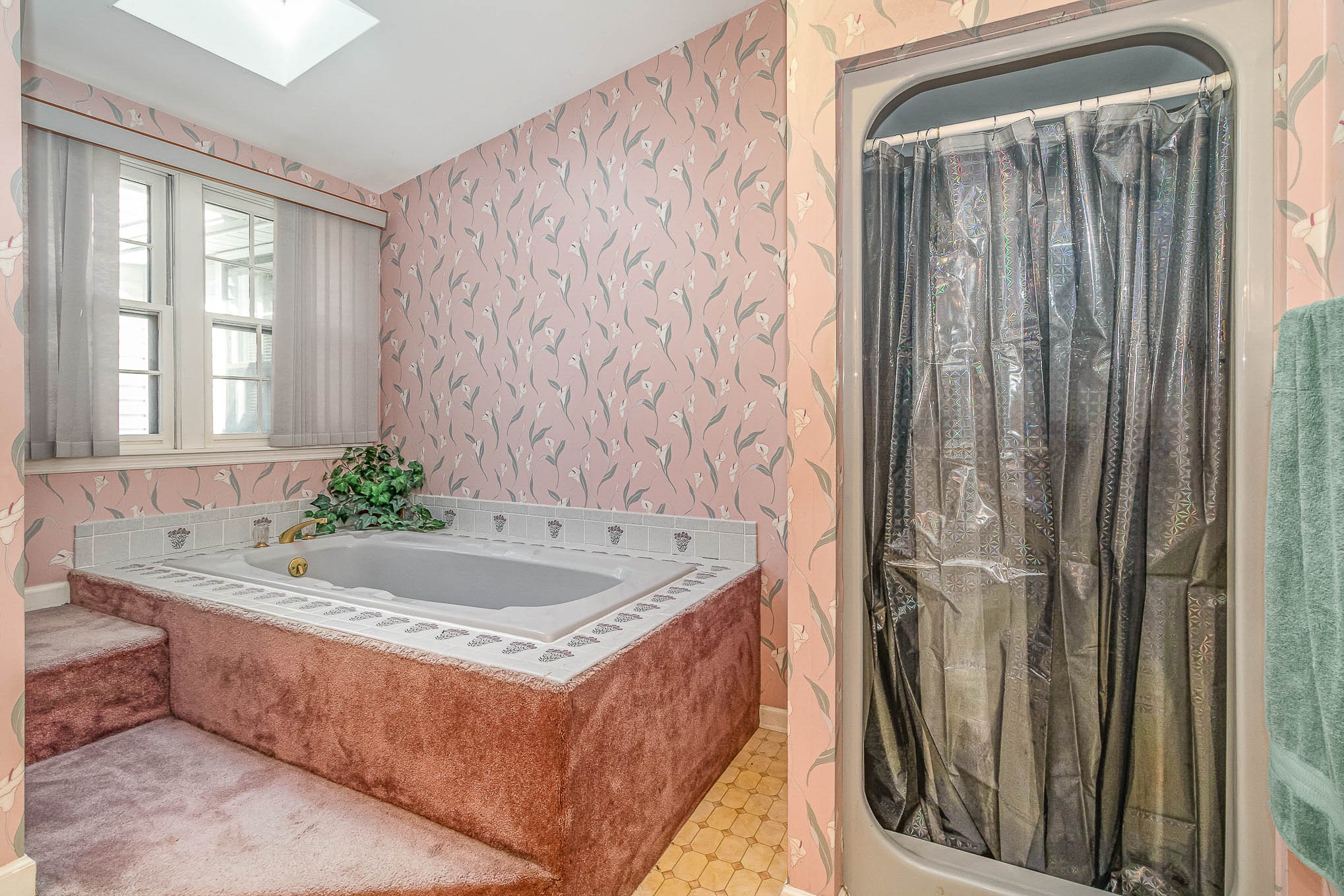 2437 Ravine Drive Nashville, TN 37217 - Photo 17 of 33 a bath tub sitting in a bathroom next to a tub