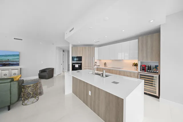 $2,077,000 | 3100 North Ocean Drive, Unit H1608, Singer Island, FL 33404