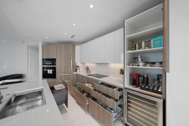 $2,077,000 | 3100 North Ocean Drive, Unit H1608, Singer Island, FL 33404