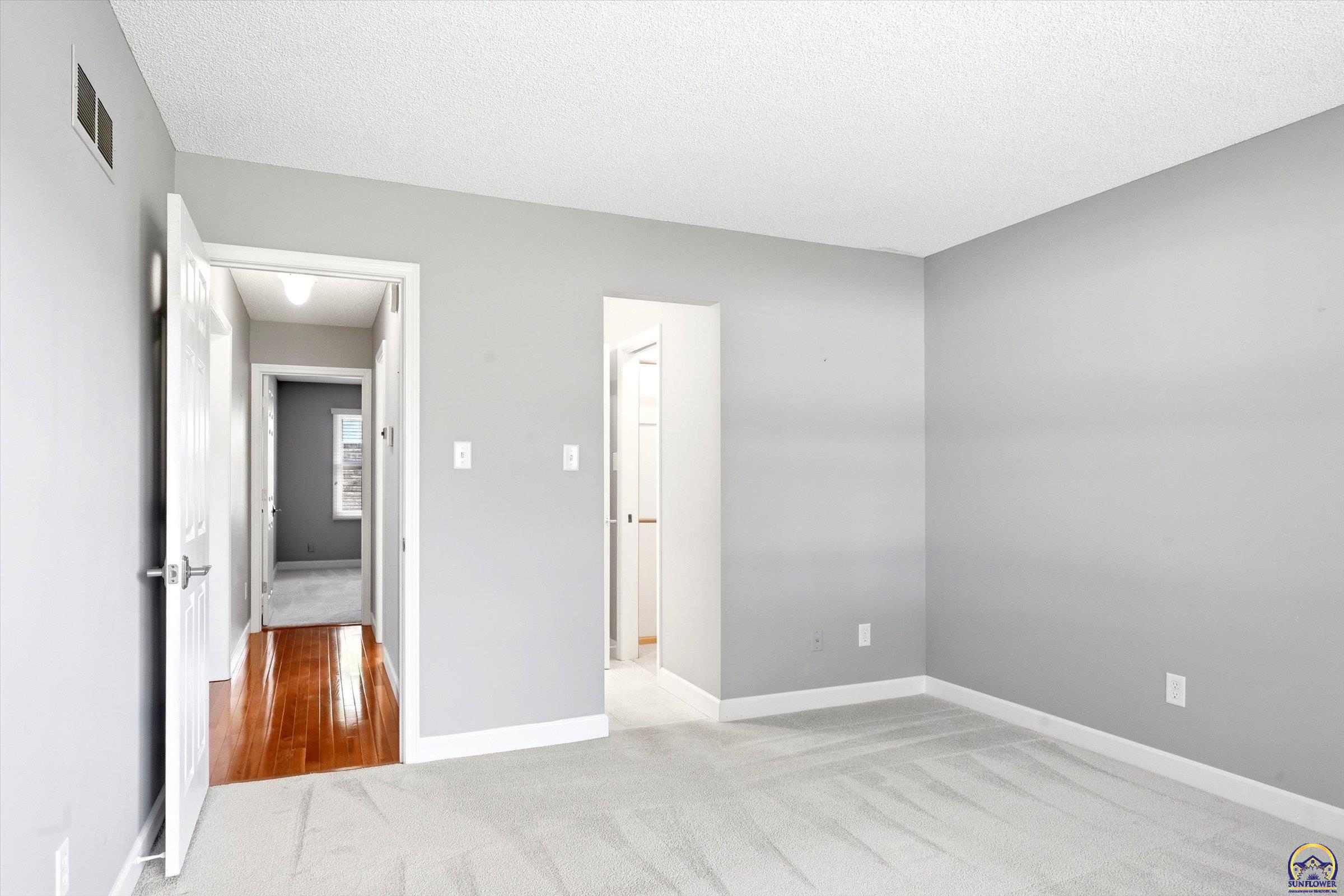 5500 Southwest Stonegate Court Topeka, KS 66606 - Photo 11 of 32