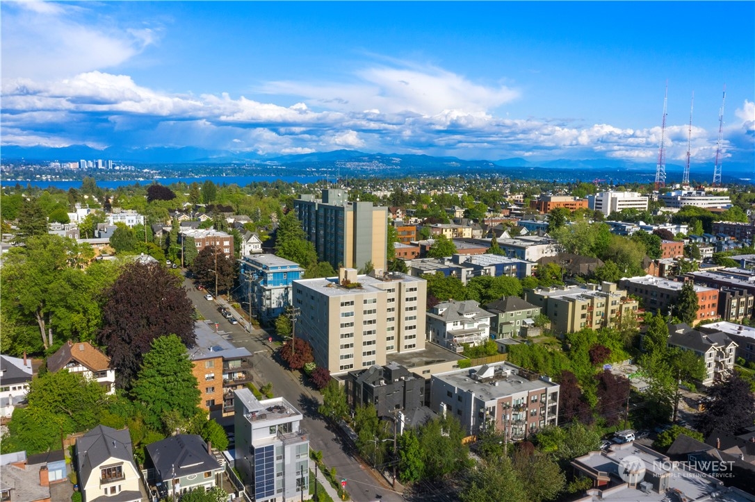 1213 East Mercer Street Seattle, WA 98102 - Photo 28 of 29 a view of a city